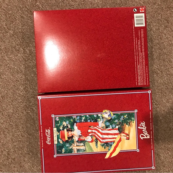 Barbie Coca Cola fashion classic series. After the walk. New in box. - Picture 9 of 10